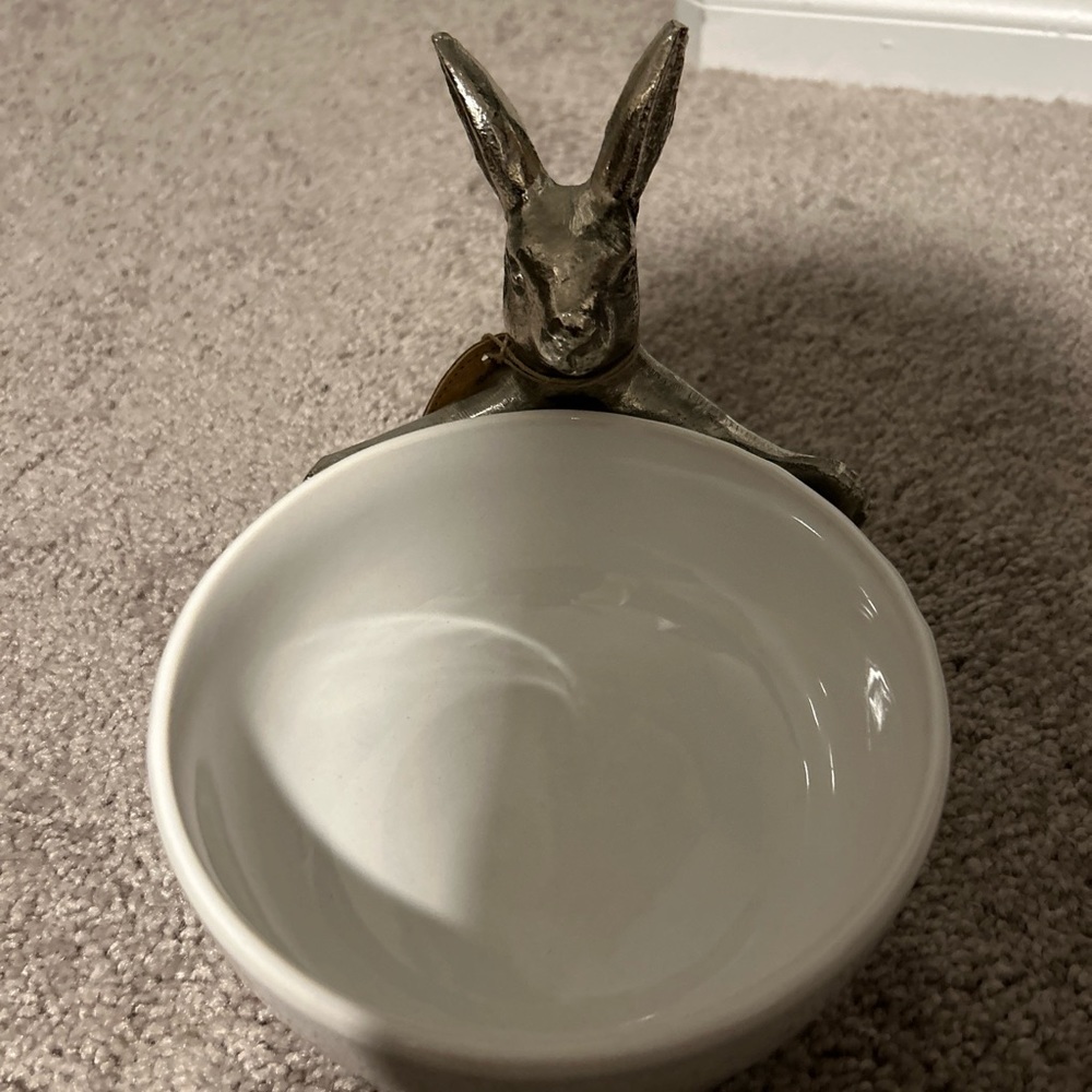 Easter Spring White Porcelain Candy Bowl w/ Bunny Rabbit Metal Base - Picture 2 of 7